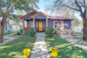 Boho-Chic Retreat with Yard, 22 Mi to Dtwn Austin!